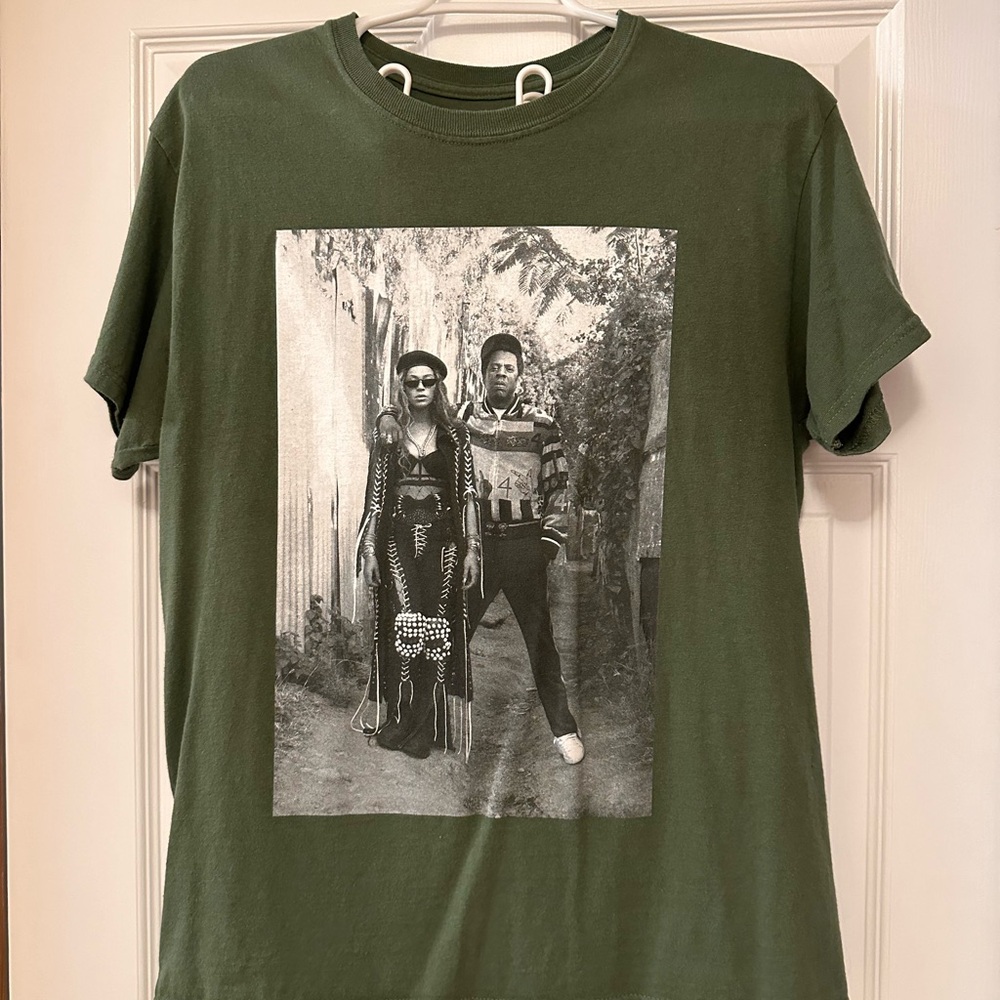 Beyoncé and Jay Z Concert Shirt from On the Run II TOUR